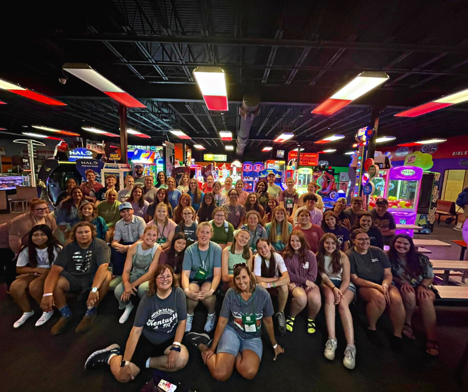 4-H Kids at an Arcade